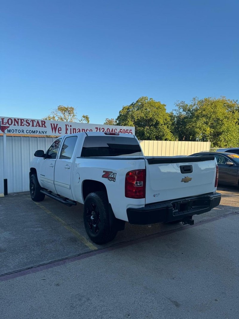 Chevrolet Silverado 1500 Vehicle Full-screen Gallery Image 05