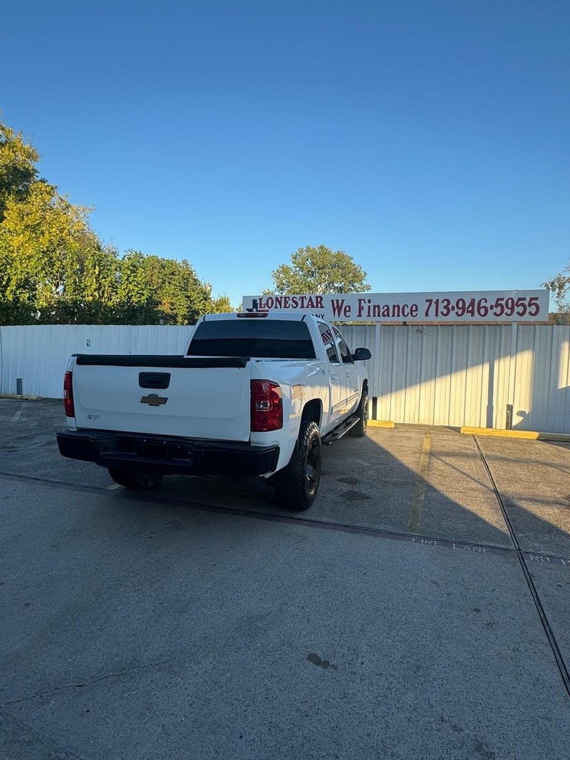 Chevrolet Silverado 1500 Vehicle Full-screen Gallery Image 06