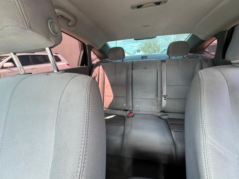 Chevrolet Impala Vehicle Full-screen Gallery Image 10