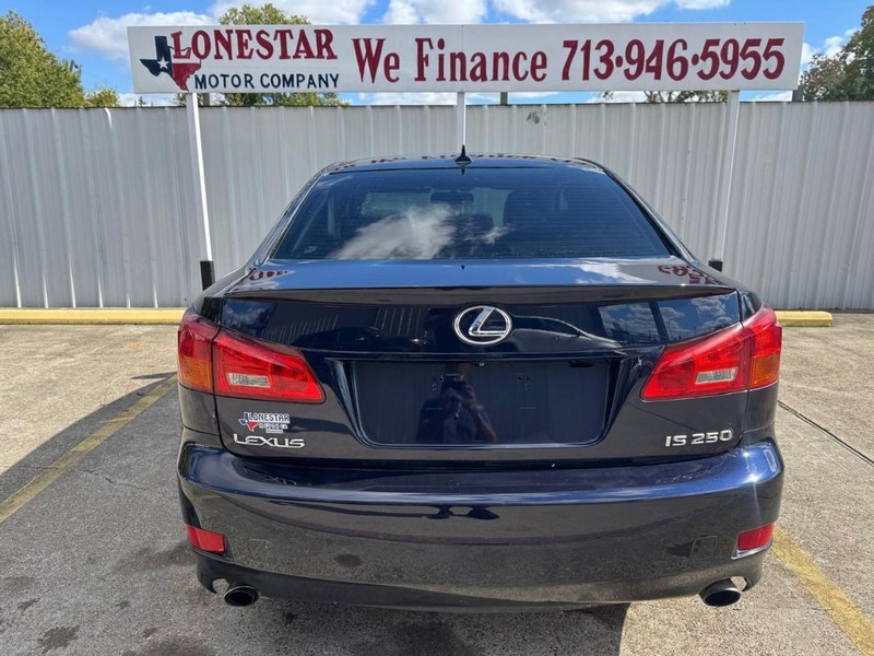 Lexus IS 250 Vehicle Full-screen Gallery Image 04