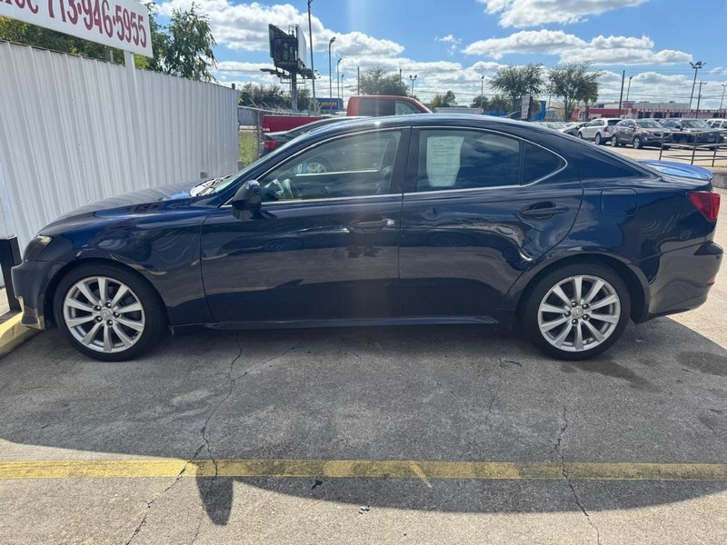 Lexus IS 250 Vehicle Full-screen Gallery Image 07