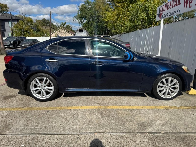 Lexus IS 250 Vehicle Full-screen Gallery Image 08