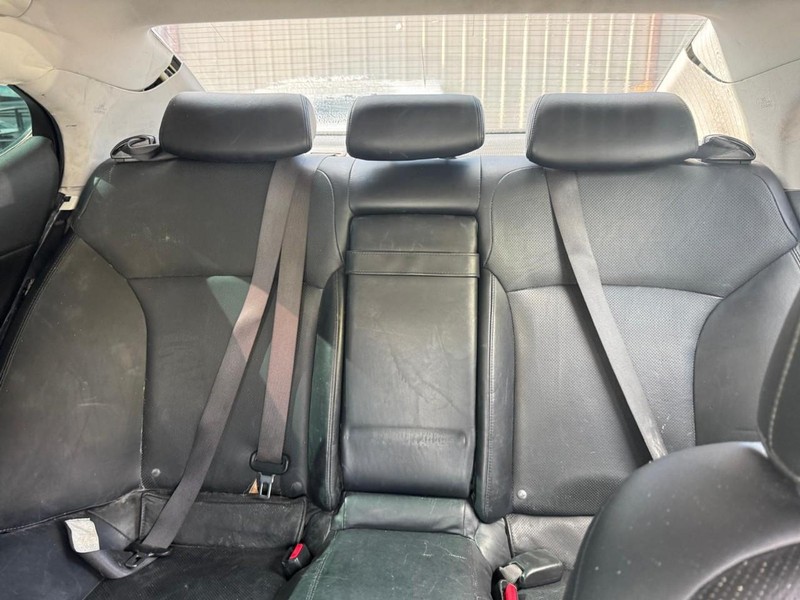 Lexus IS 250 Vehicle Full-screen Gallery Image 11