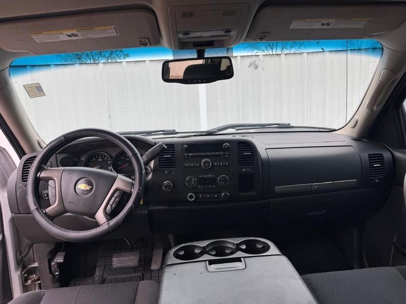 Chevrolet Silverado 1500 Vehicle Full-screen Gallery Image 09