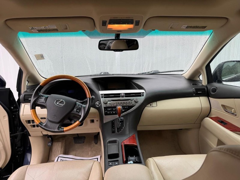 Lexus RX 350 Vehicle Full-screen Gallery Image 09