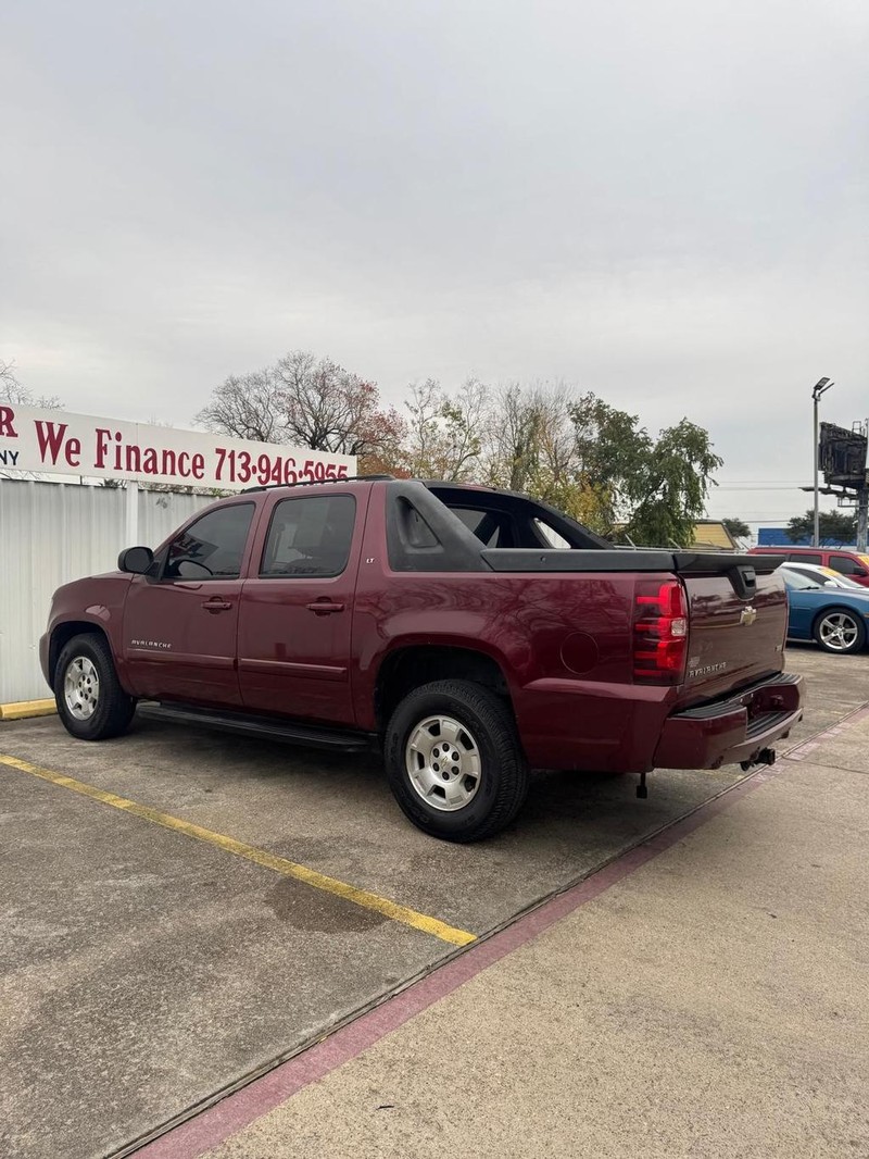 Chevrolet Avalanche Vehicle Full-screen Gallery Image 05