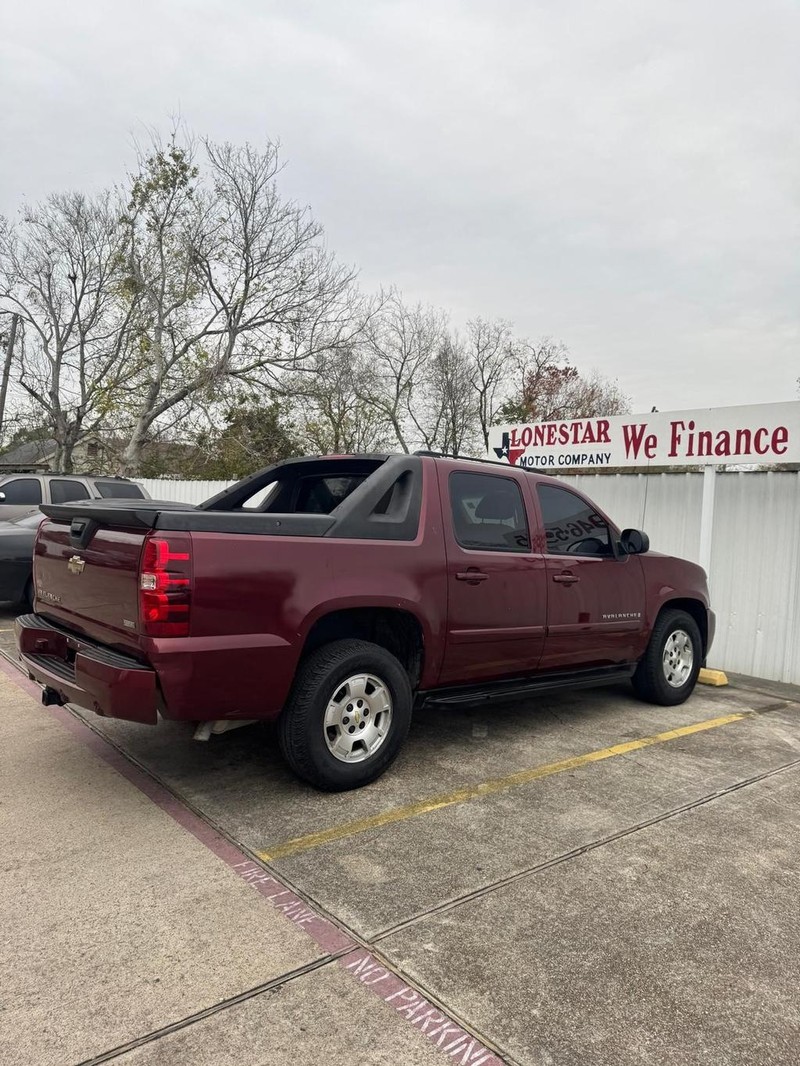 Chevrolet Avalanche Vehicle Full-screen Gallery Image 06