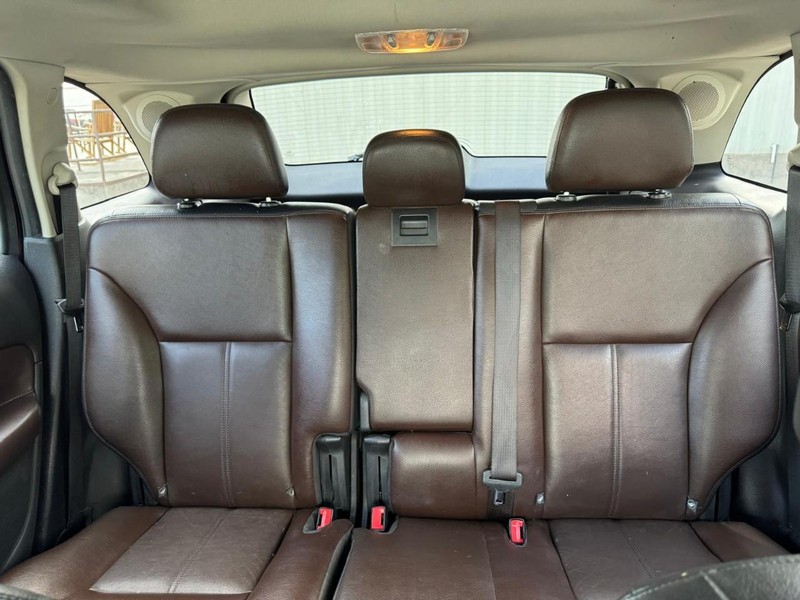 Ford Edge Vehicle Full-screen Gallery Image 10