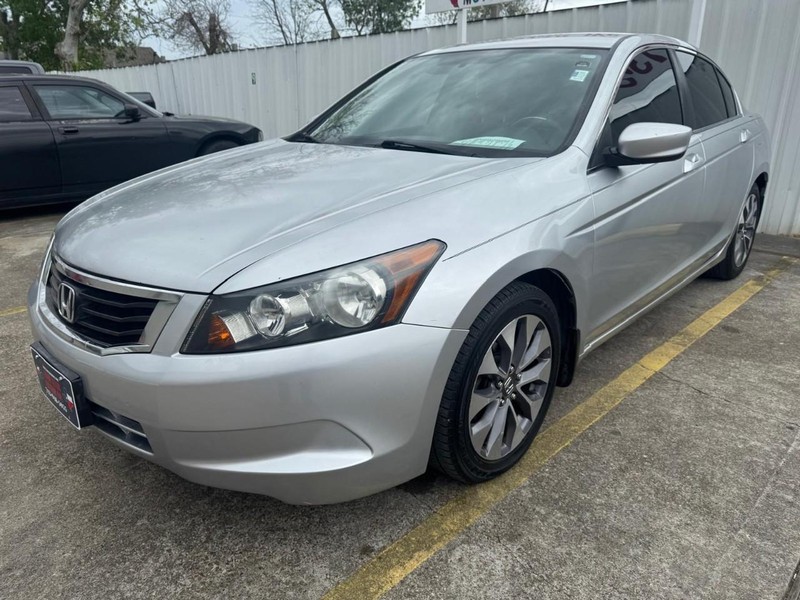 Honda Accord Sedan Vehicle Full-screen Gallery Image 02