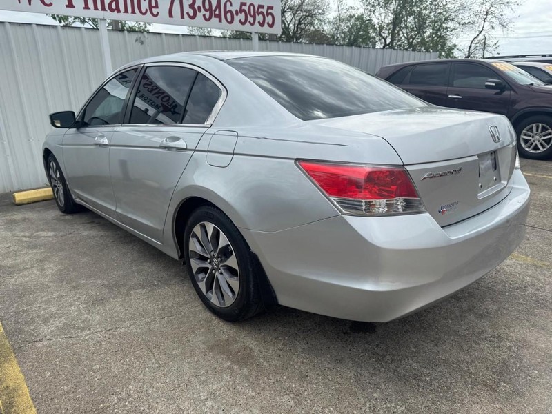 Honda Accord Sedan Vehicle Full-screen Gallery Image 05