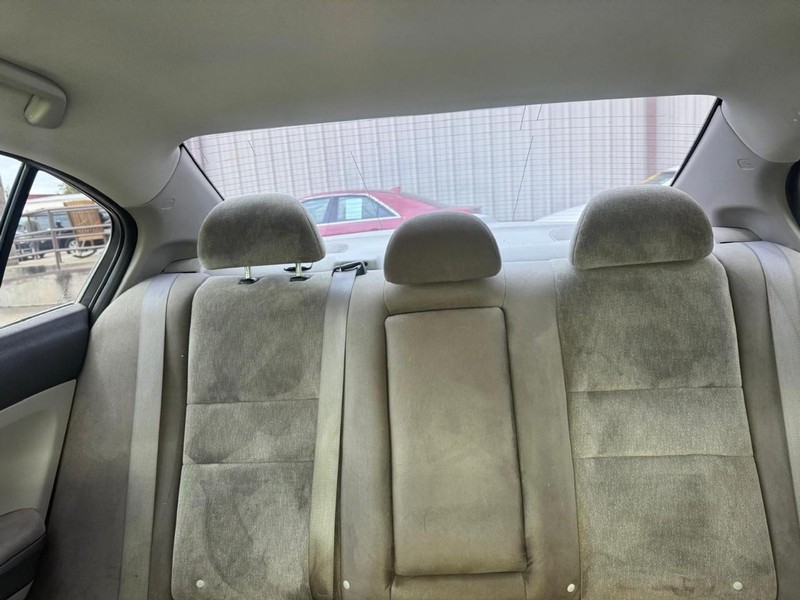 Honda Accord Sedan Vehicle Full-screen Gallery Image 09