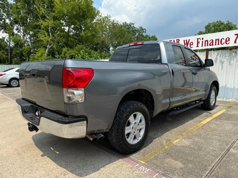 Toyota Tundra Vehicle Full-screen Gallery Image 05
