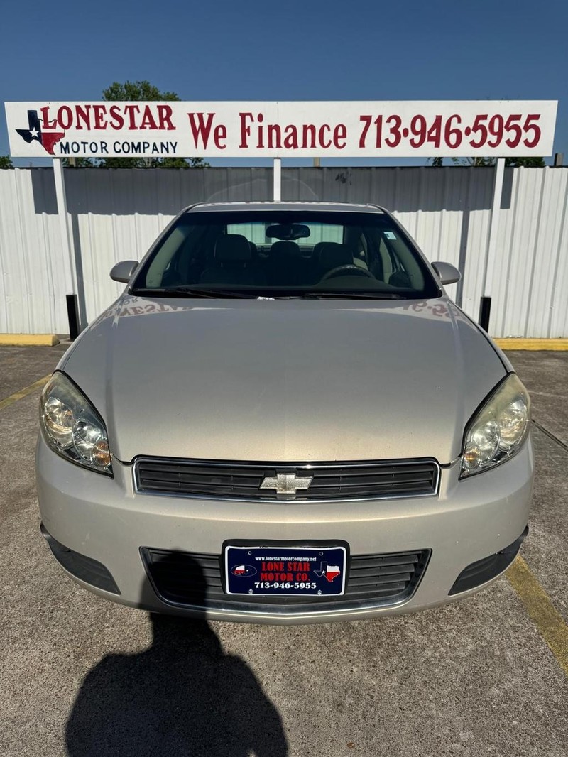 Chevrolet Impala Vehicle Full-screen Gallery Image 03