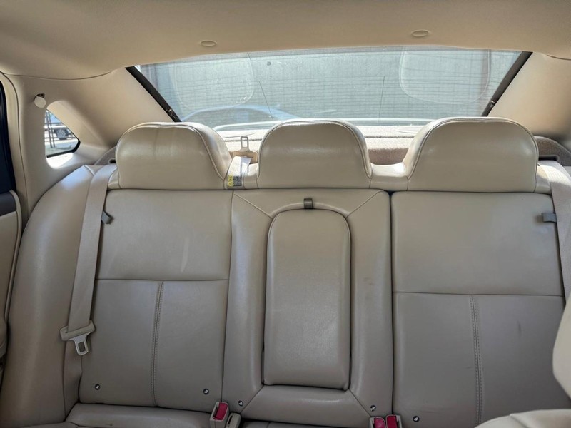 Chevrolet Impala Vehicle Full-screen Gallery Image 10