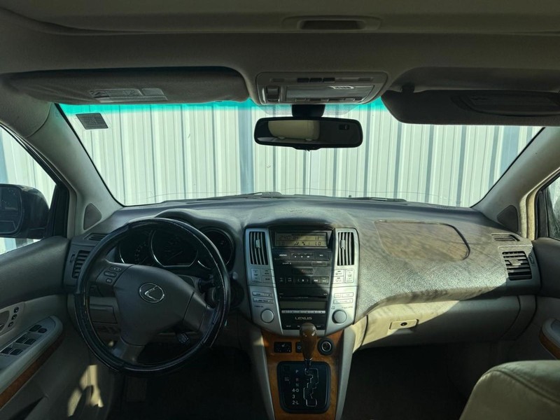 Lexus RX 350 Vehicle Full-screen Gallery Image 10