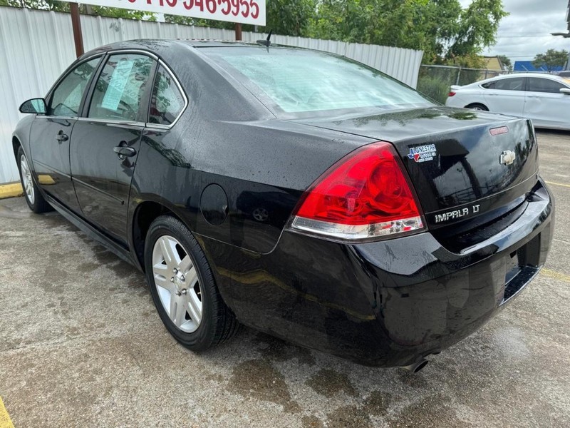 Chevrolet Impala Vehicle Full-screen Gallery Image 06