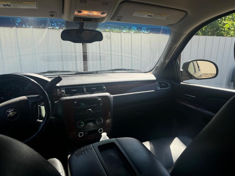 Chevrolet Tahoe Vehicle Full-screen Gallery Image 09