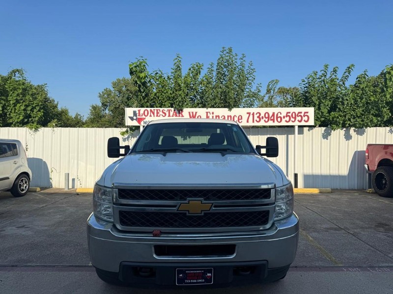 Chevrolet Silverado 2500HD Vehicle Full-screen Gallery Image 03