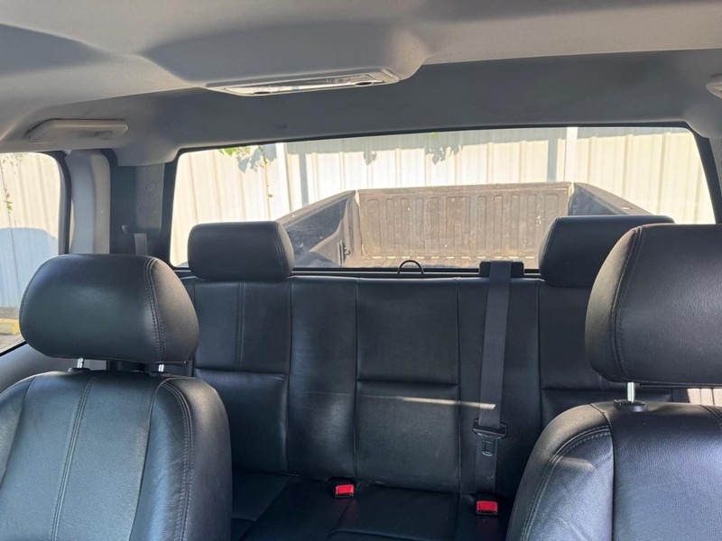 Chevrolet Silverado 2500HD Vehicle Full-screen Gallery Image 09