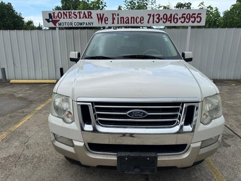 Ford Explorer Vehicle Full-screen Gallery Image 03