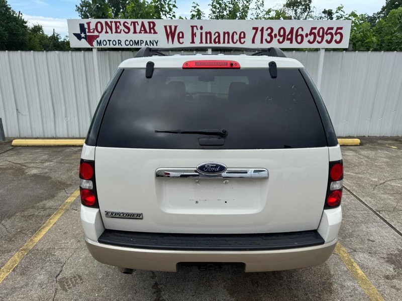 Ford Explorer Vehicle Full-screen Gallery Image 04