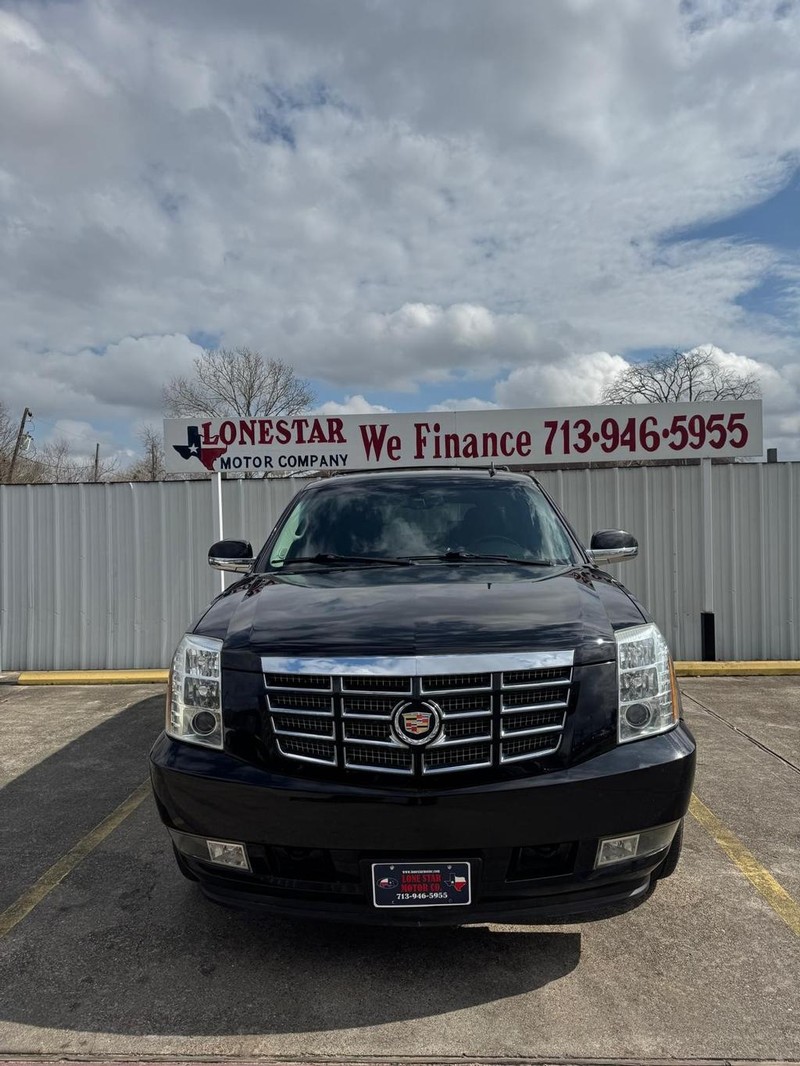 Cadillac Escalade Vehicle Full-screen Gallery Image 03