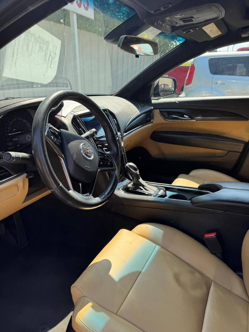 Cadillac ATS Vehicle Full-screen Gallery Image 08