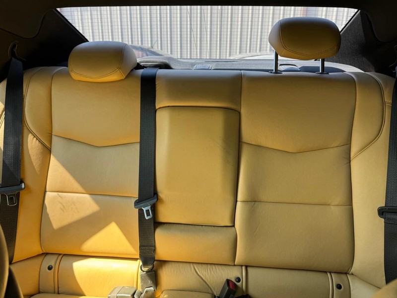 Cadillac ATS Vehicle Full-screen Gallery Image 10