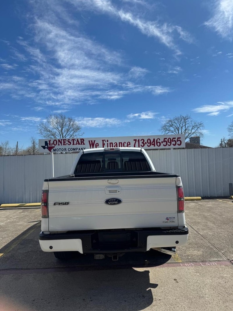 Ford F-150 Vehicle Full-screen Gallery Image 04