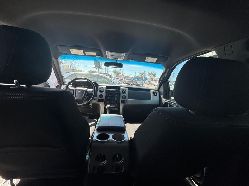 Ford F-150 Vehicle Full-screen Gallery Image 08