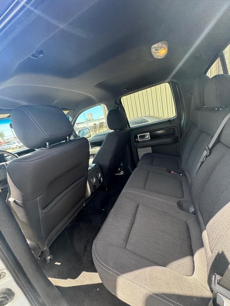 Ford F-150 Vehicle Full-screen Gallery Image 10