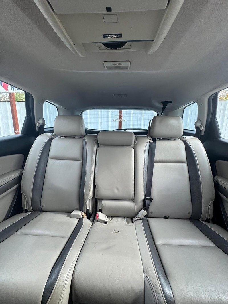 Mazda CX-9 Vehicle Full-screen Gallery Image 10