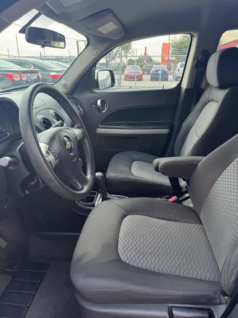 Chevrolet HHR Vehicle Full-screen Gallery Image 08