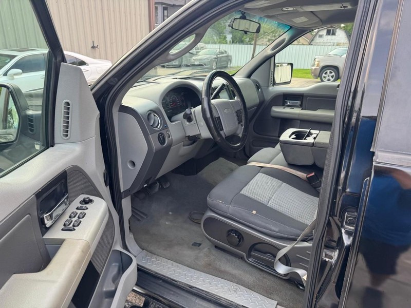 Ford F-150 Vehicle Full-screen Gallery Image 07