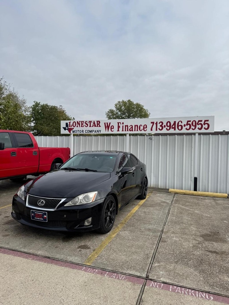 Lexus IS 250 Vehicle Full-screen Gallery Image 02