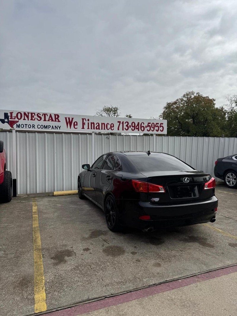 Lexus IS 250 Vehicle Full-screen Gallery Image 06