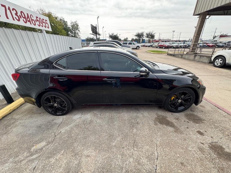 Lexus IS 250 Vehicle Full-screen Gallery Image 08