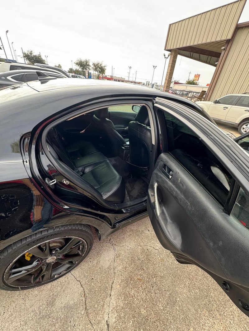 Lexus IS 250 Vehicle Full-screen Gallery Image 10