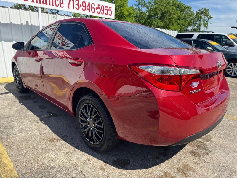 Toyota Corolla Vehicle Full-screen Gallery Image 06