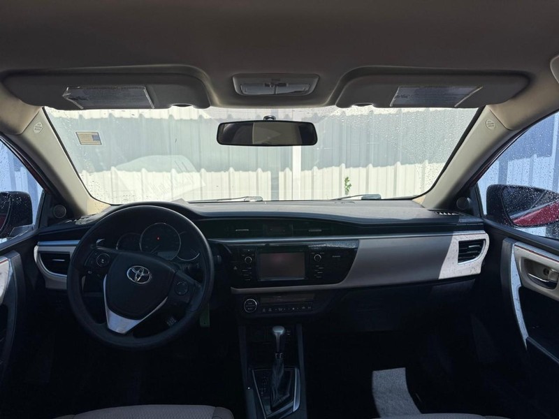 Toyota Corolla Vehicle Full-screen Gallery Image 09