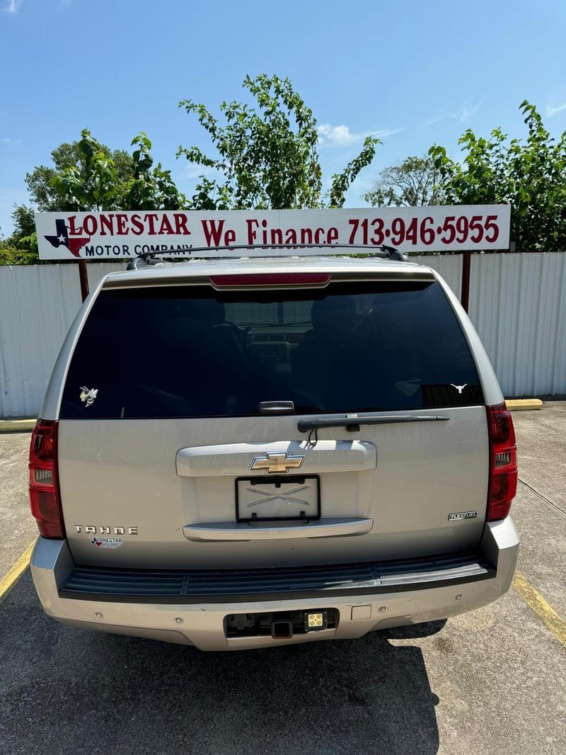 Chevrolet Tahoe Vehicle Full-screen Gallery Image 04