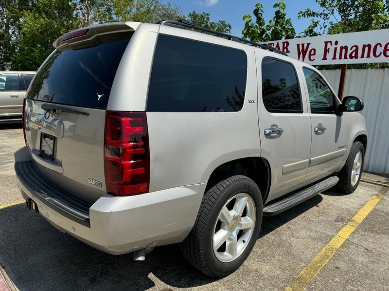 Chevrolet Tahoe Vehicle Full-screen Gallery Image 05