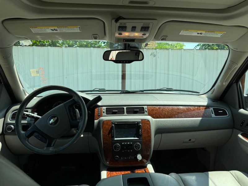 Chevrolet Tahoe Vehicle Full-screen Gallery Image 08