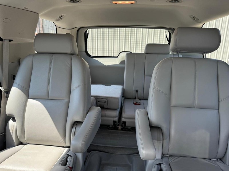 Chevrolet Tahoe Vehicle Full-screen Gallery Image 09