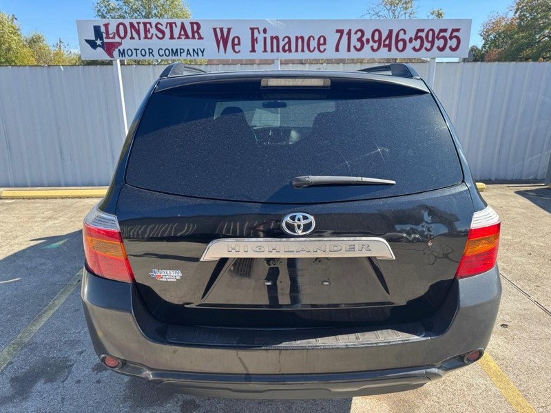 Toyota Highlander Vehicle Full-screen Gallery Image 04