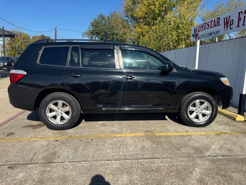 Toyota Highlander Vehicle Full-screen Gallery Image 07