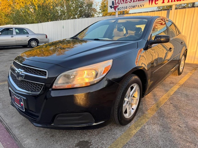 Chevrolet Malibu Vehicle Full-screen Gallery Image 02