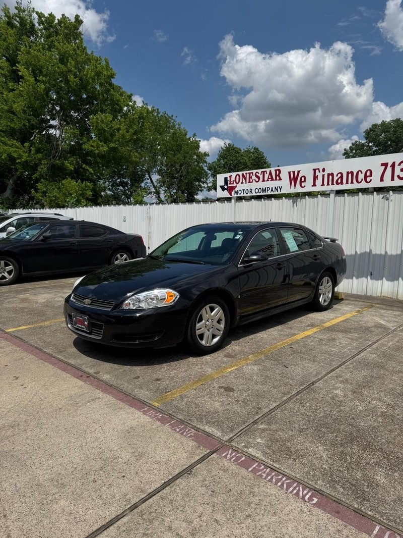 Chevrolet Impala Vehicle Full-screen Gallery Image 02