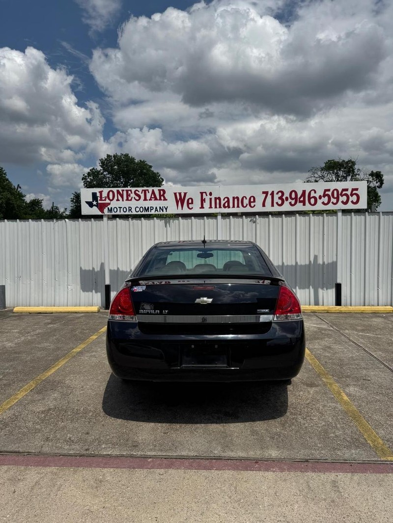 Chevrolet Impala Vehicle Full-screen Gallery Image 04