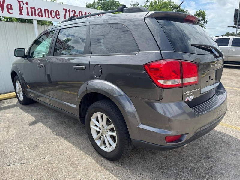 Dodge Journey Vehicle Full-screen Gallery Image 06